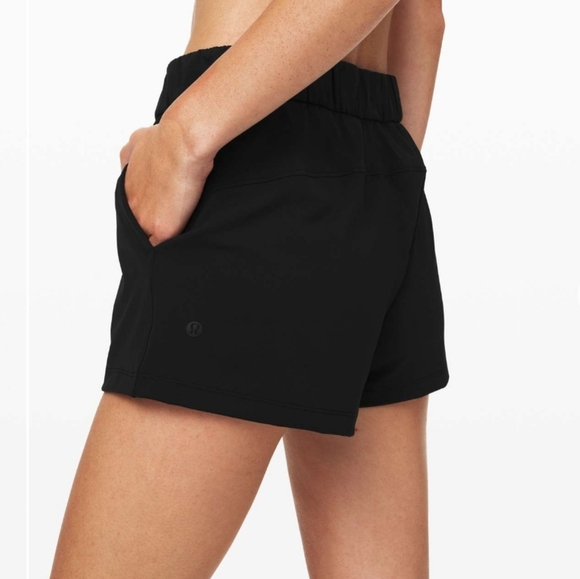 NWOT Lululemon On the Fly Short. 2.2" Inseam. Black. Size 8. - Picture 13 of 13